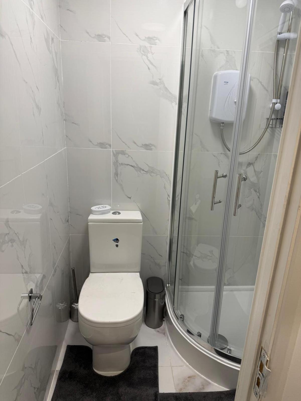 Luxury In Victoria, 7 Minutes Walk To Victoria Station, 4 * Londra