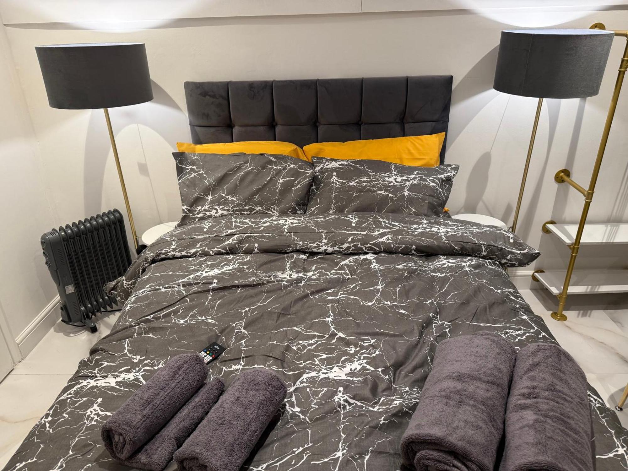 Luxury In Victoria, 7 Minutes Walk To Victoria Station, 4 Alloggio in famiglia *