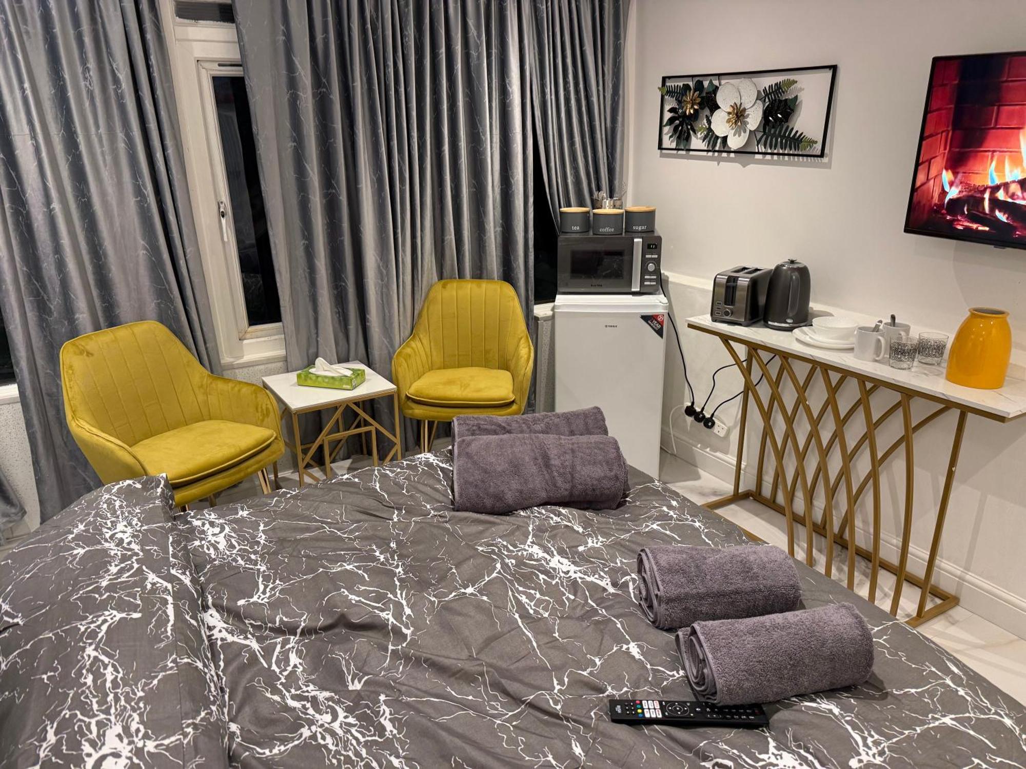 Luxury In Victoria, 7 Minutes Walk To Victoria Station, 4 Londra